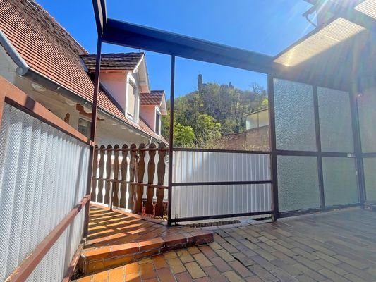 Terrasse mit Burgblick