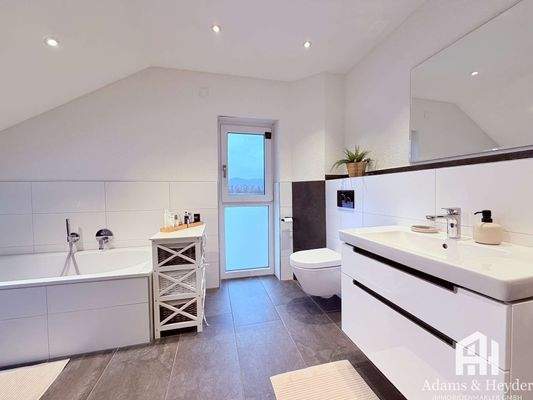 Badezimmer DG, Bild 1