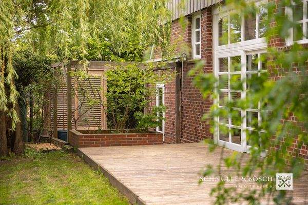 Schöne Holzterrasse