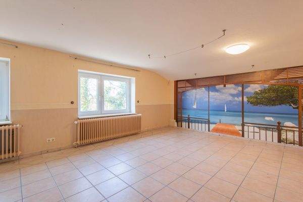 Zimmer 2 OG mit angrenzendem Raum