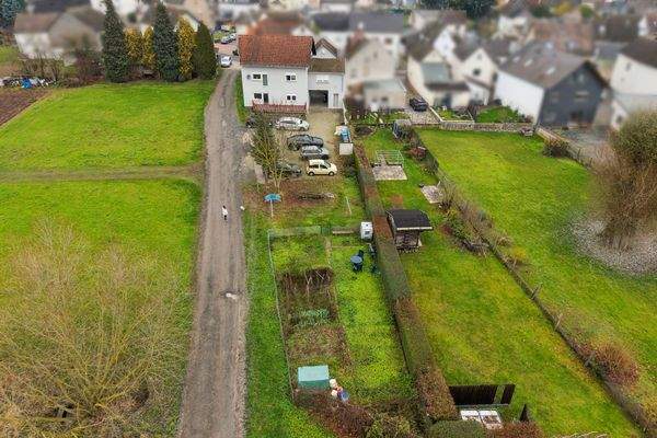 Drohnenaufnahme Haus und Garten
