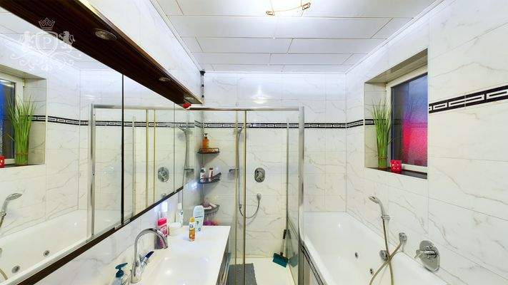 CAM01984G0-PR0429-STILL008