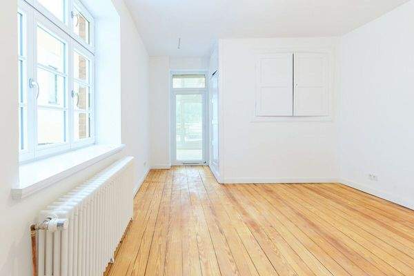 Whg. 1. OG - Zimmer mit Einbauschränken