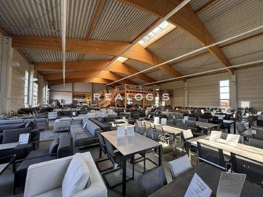 Innenansicht Halle, Showroom