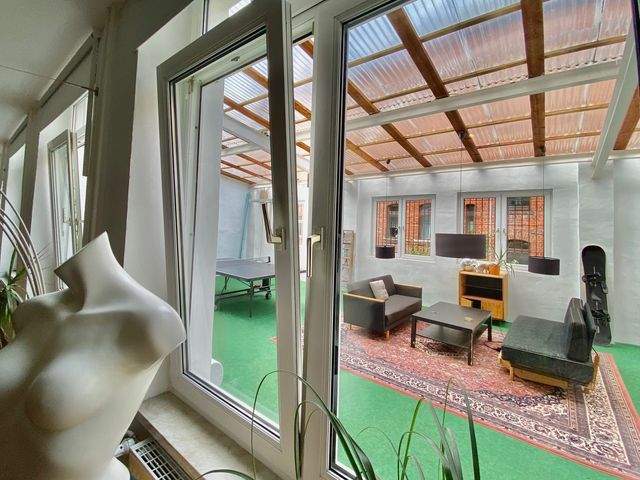Einzigartiges Industrie-Loft mit gigantischem Wintergarten – Raum für Kreativität und Leben - Photo 2