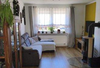 Wohnzimmer mit Kamin