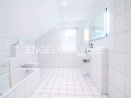 Badezimmer mit Waschmaschinenanschluss