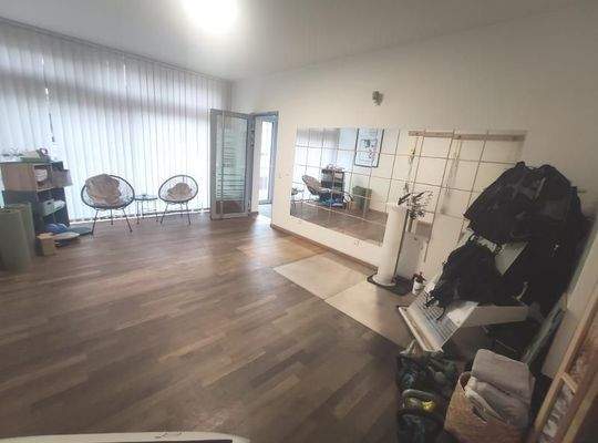 Fitnessraum mit Sportfläche Bild 4