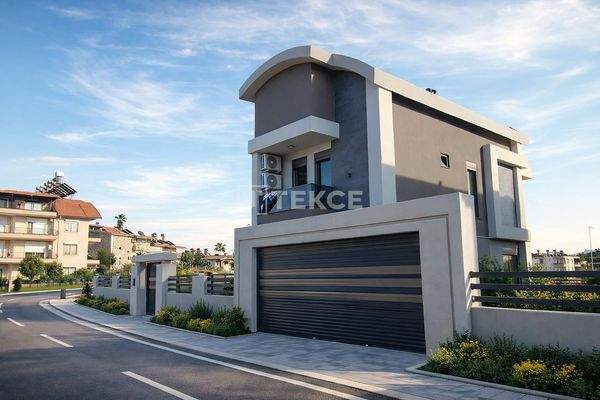 5-Bedroom Villa with Pool in a Central Location in Side Antalya