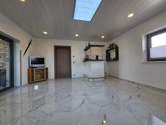 Partyraum mit anschließender Terrasse OG