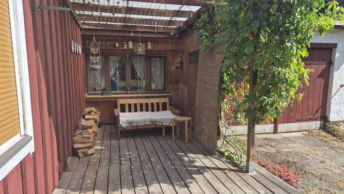 überdachte Sitzecke