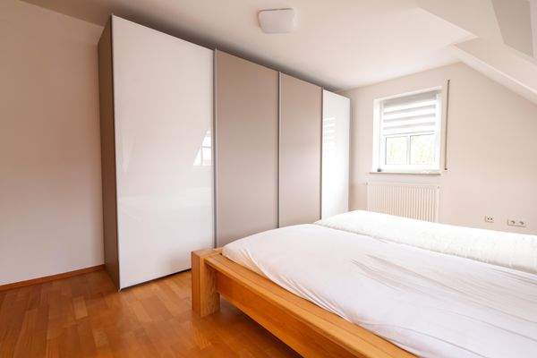 Schlafen 2 Schrank.jpeg