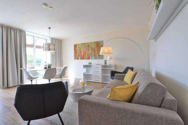 helles Wohn-/ Esszimmer