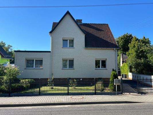 002 - Straßenansicht.jpg