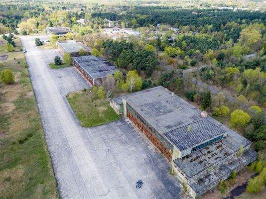 Flugzeughallen 61-64