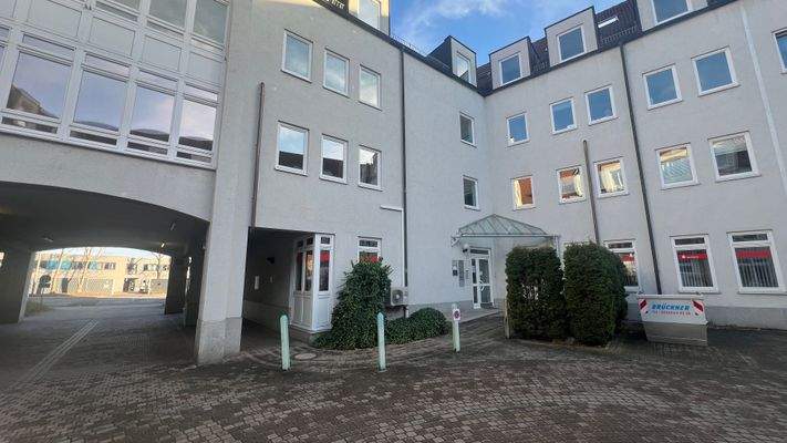 Außenansicht Bürogebäude vom Innenhof