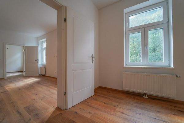 Schlafzimmer - Sicht Richtung Wohnzimmer