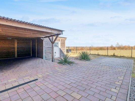 großzügige Terrasse