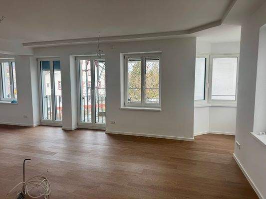 Wohn- u. Essbereich mit offener Küche