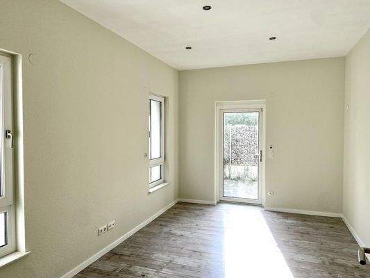 Kzi 2 mit Laminat + Tür Foto 1