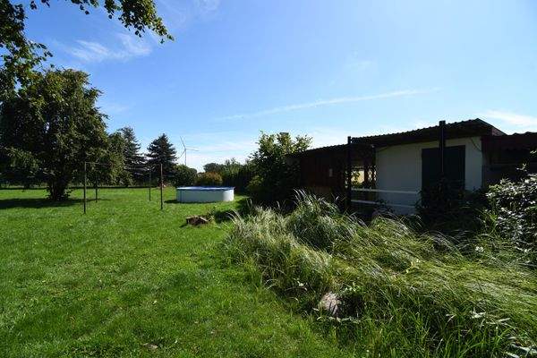 Gartenbereich mit Laube