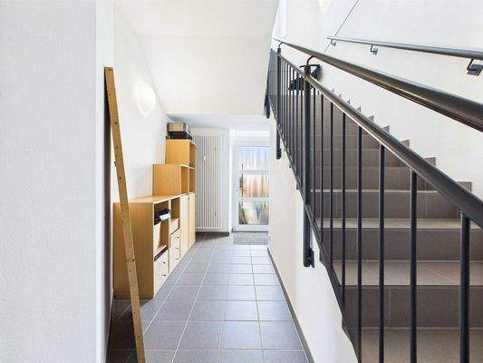 Zentrale Eigentumswohnung in Schwalbach-Elm - Flur