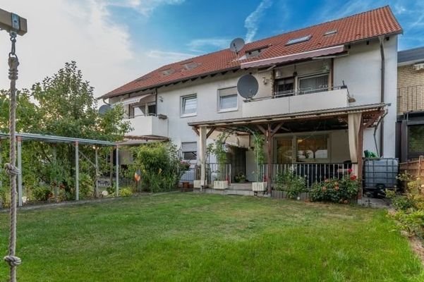 Hausansicht / Garten