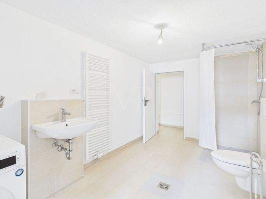 Badezimmer im Kellergeschoss