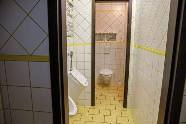 33 - WC Herrenbereich