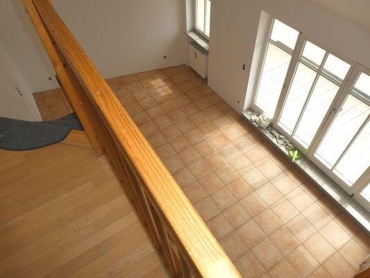 Blick von Galerie zum Wohnraum