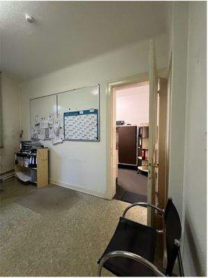 großzügige Büroräume