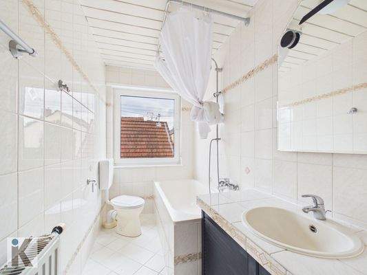 Zweites Badezimmer im OG