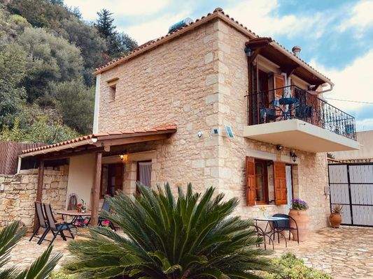 Kreta, Paidochori: Ländliches Steinhaus mit freier Aussicht zu verkaufen