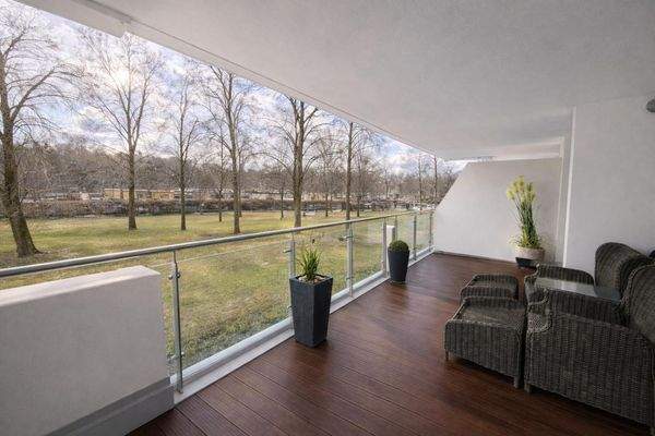 Terrasse mit Grünblick