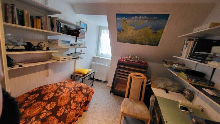 Kinderzimmer 2 im OG.jpg