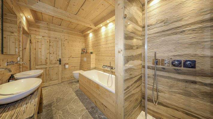 KITZIMMO-Exklusives Bauernhaus mit Freizeitwohnsitz kaufen - Immobilien Jochberg.