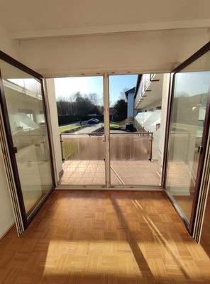 Ausblick Wohnzimmer mit Balkon