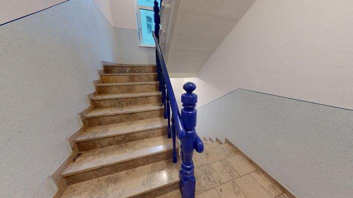 Pflegeleichtes Treppenhaus 1.OG