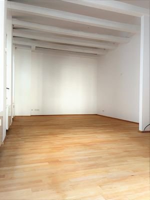großer Raum zum Arbeiten oder Wohnen