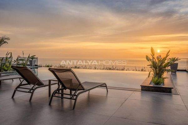2-Bedroom Apartment in Alanya with Pool and Gym Access