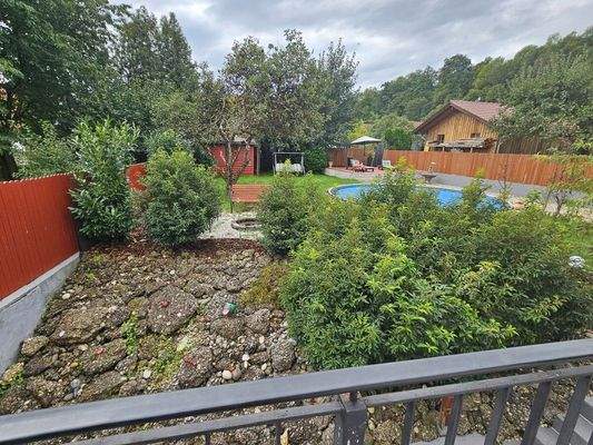 Blick in die Gartenanlage 