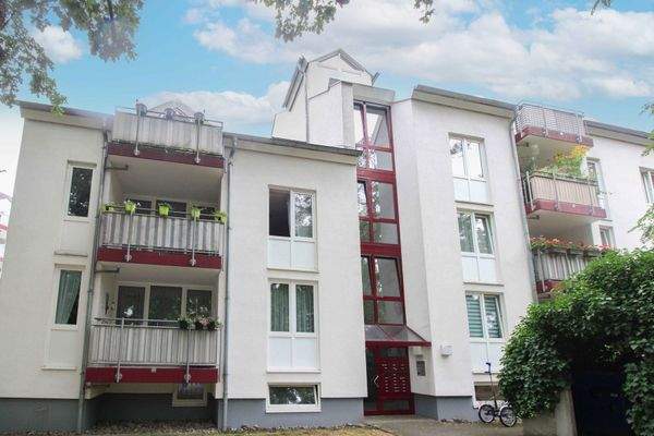 straßenseitige Objektansicht