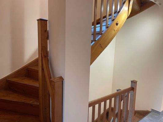 Holztreppe zum 2.Stock