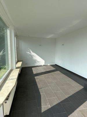 Außenzimmer mit Fliesenboden