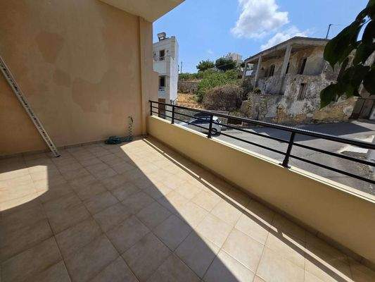 Kreta, Roussospiti: Haus im Dorfzentrum zu verkaufen