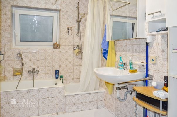 Badezimmer Wohnung 2