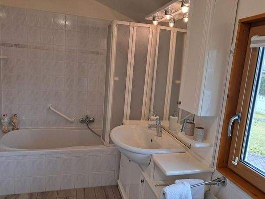 Badewanne im Tageslichtbad