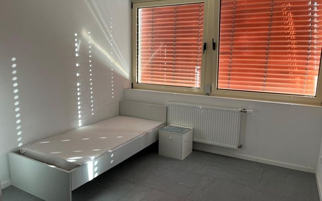 Zimmer mieten günstig in Stuttgart für Zeitwohnen möbliert bei urbanbnb 1.jpeg