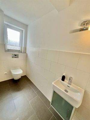 Tageslicht-Gäste-WC im EG