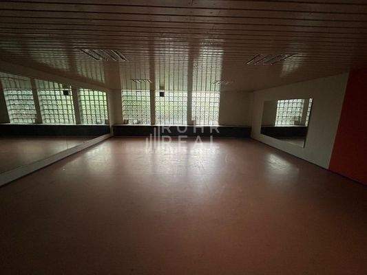 Lager-/ Ausstellungsfläche